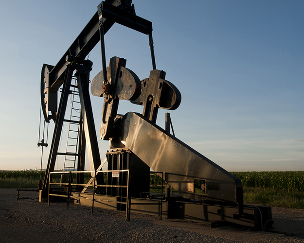 pumpjack_SS150278396.jpg